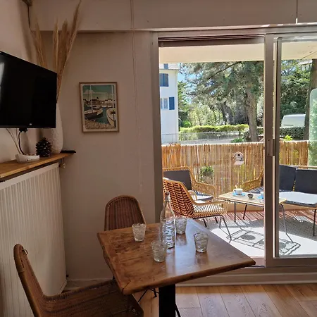 Διαμέρισμα Sous Les Pins, Au Calme Avec Terrasse Proche