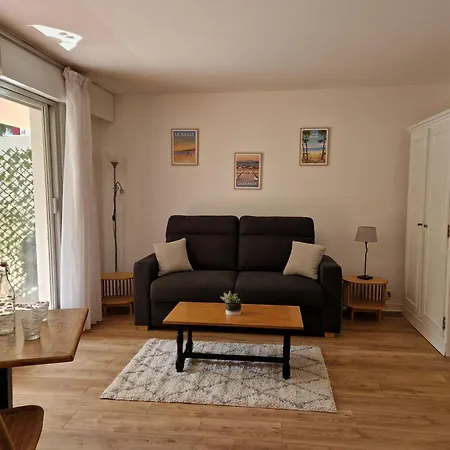 Διαμέρισμα Sous Les Pins, Au Calme Avec Terrasse Proche *